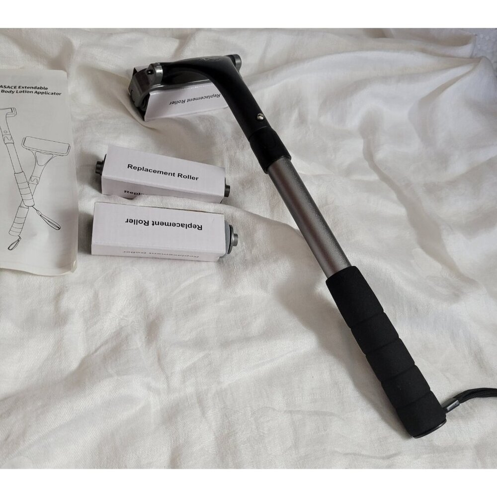 NEW EASACE Extendable Back Body Lotion Applicator w/3 Rollers Portable open pkg